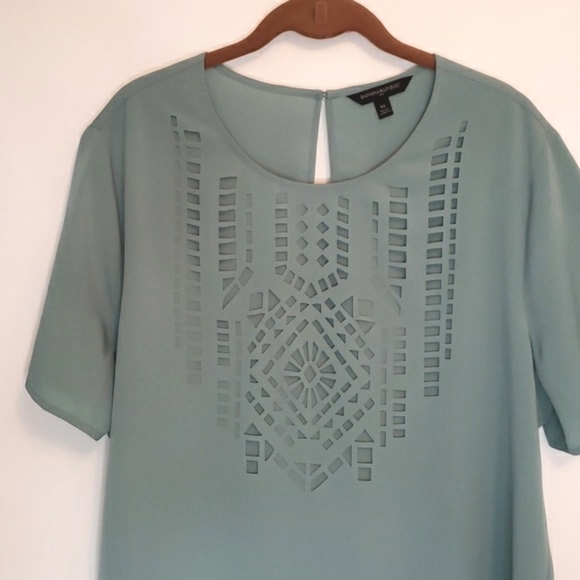 Lovely Banana Republic Blouse Top XL EUC - Picture 2 of 9